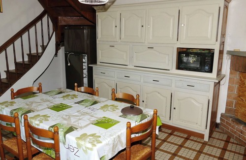 Roquefort House | Idyllic Country Home with Ocean View & Kitchen Amenities
