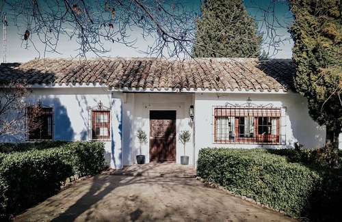 Dosbarrios Cottage | Relaxing Country Home in Dosbarrios, Toledo with Pool
