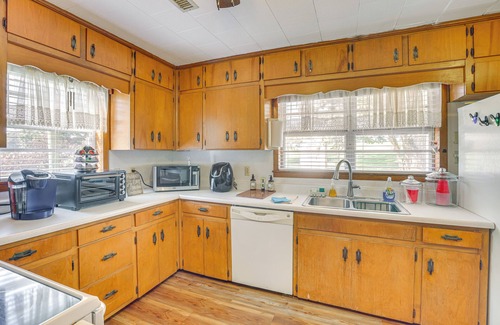 Lineville House | Country Home Near Lake Wedowee: Patio & Fire Pit!
