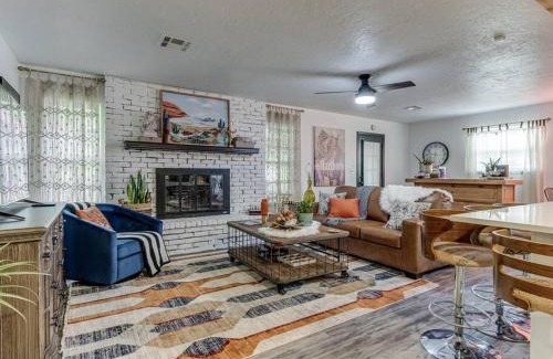 Blanchard House | Country home near Norman on 5 ac