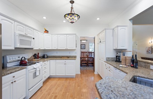 Baroda House | Country Home, Walk to Multiple Wineries