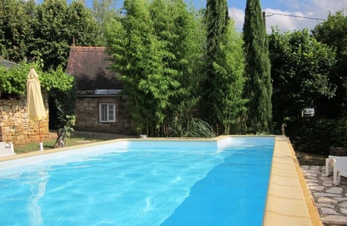 Cenac-et-Saint-Julien House | Historic Country House with Pool & Pet-Friendly Amenities