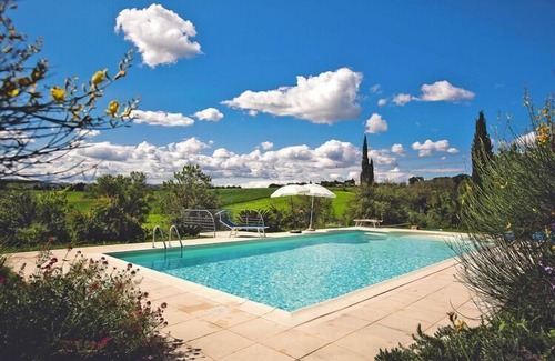 Monterado House | Guest Rated 10/10: Casale le Fontanelle with Pool & Garden