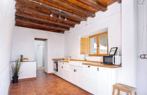 Malaga-Este House | Serene Country House Just 15 Minutes from the Beach