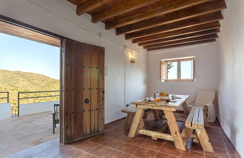 Malaga-Este House | Serene Country House Just 15 Minutes from the Beach