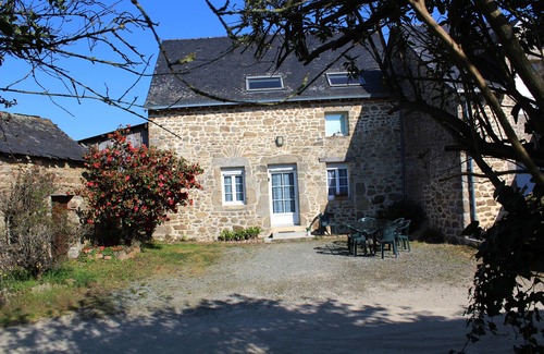 Hambers Cottage | Ideal Country House for Families with Ocean Views & Pool