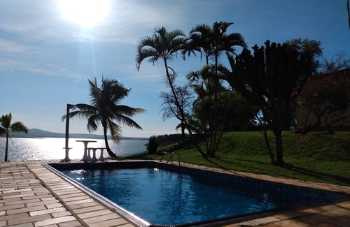 Sao Jose da Barra Cottage | Inviting Country House on Lake Furnas - Pet Friendly Retreat