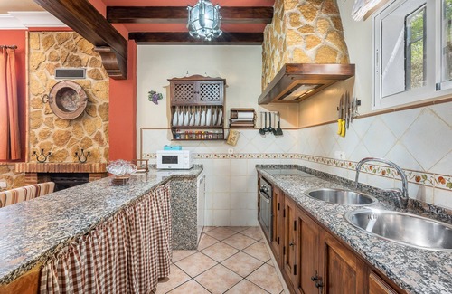Carcabuey House | Country House 'Casa Rural Puente Piedra' with Mountain View, Wi-Fi and Air Conditioning