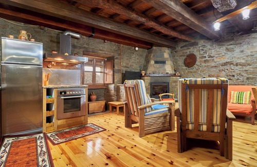 Fontoria House | Country House 'Casa Rural Tio Eloy' with Mountain View and Shared Garden