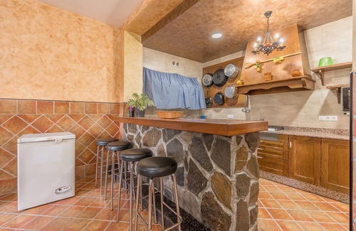 Las Molineras House | Country House 'Cortijo Pinsapo' with Mountain View, Wi-Fi and Air Conditioning