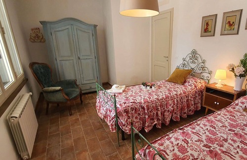 Buti Other | Country House / Farm House in Buti with 2 bedrooms sleeps 6