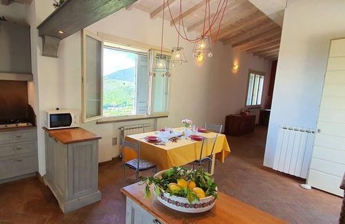 Buti Other | Country House / Farm House in Buti with 2 bedrooms sleeps 6