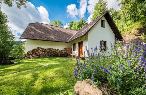 Lipovce House | Pet-Friendly Country House Fort Lacnov - Rated 9.3/10