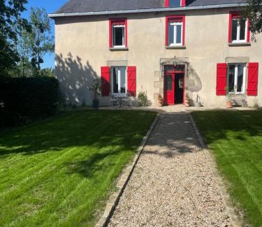 La Chapelle-Blanche Villa | country house with pool