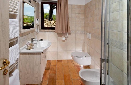 Colonnella House | Relax at Country House Il Cascinale with Ocean Views & Spa