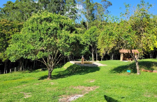 Extrema Cottage | Country house in Extrema with natural water pool, we accept pets