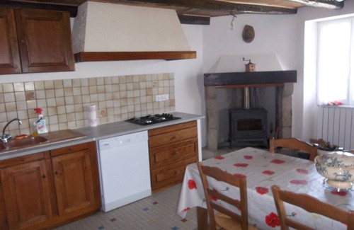 Linac House | Idyllic Country House Getaway in Ségala Lot - Rated 9.8