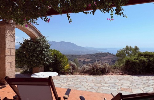 Lepreo Cottage | Serene Country House with Ocean Views and Spa Amenities