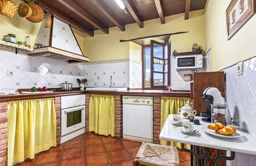 San Pedro de la Ribera House | Country House 'La Casa De Campo I' with Mountain View, Private Terrace and Wi-Fi