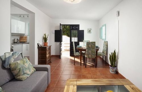 Alcaucin Villa | Country House 'La Casita Del Limoncito' with Private Pool, Private Terrace and Wi-Fi