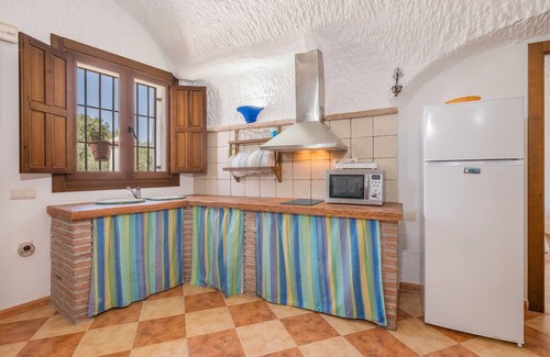 Benalua de Guadix House | Country House 'La Higuera' with Mountain View, Wi-Fi and Air Conditioning