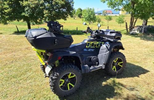 Canton 10 House | Country House Lištani-renta quad