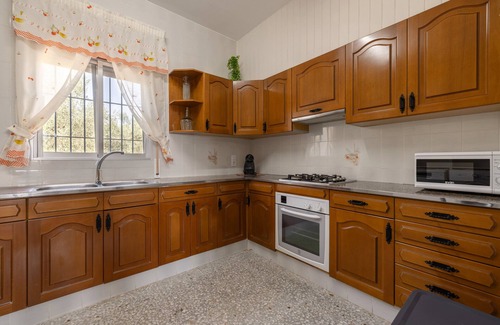 L'Aldea Cottage | Country House 'Masía Punta L'abat' with Mountain Views, Private Pool and Private Terrace