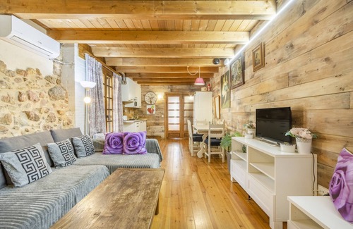 Oden Villa | Relax at Country House 'Moli' with Lake Views & Wi-Fi