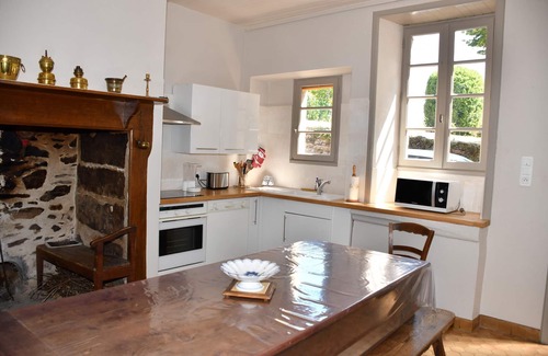 Malemort-sur-Correze House | Idyllic Country House Near Brive with Pool & Pet-Friendly