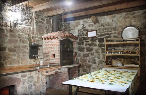 Muda House | Country House 'Nido Patio' with Mountain View, Shared Terrace and Wi-Fi