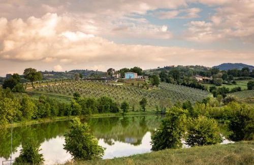 Castel San Pietro Terme House | Elegant Country House Oliveto sul Lago with Ocean Views
