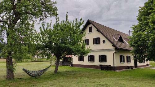 Zgornja Sorica House | Relax at Country House Pri Lipet Žiri with Ocean View