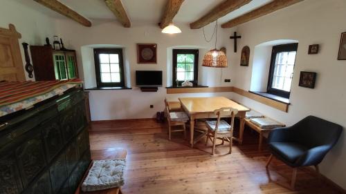 Zgornja Sorica House | Relax at Country House Pri Lipet Žiri with Ocean View