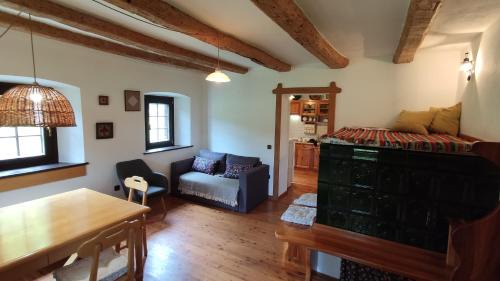 Zgornja Sorica House | Relax at Country House Pri Lipet Žiri with Ocean View