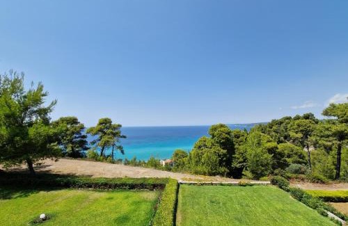 Kassandra Apartment | Idyllic Country House with Breathtaking Sea Views