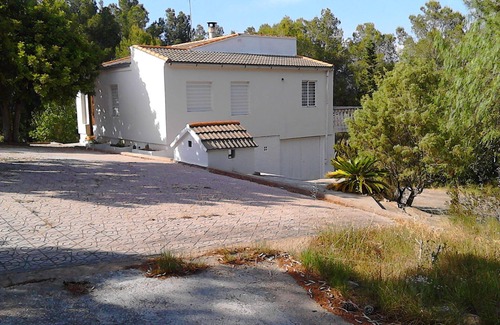Torrent House | Tranquil Country House with Pool Near Beach & Scenic Forest