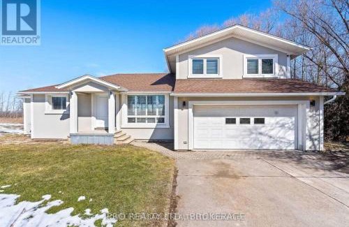 Niagara Falls House | Country in the City - Wonderful Complimentary Breakfast Delivered Daily to House