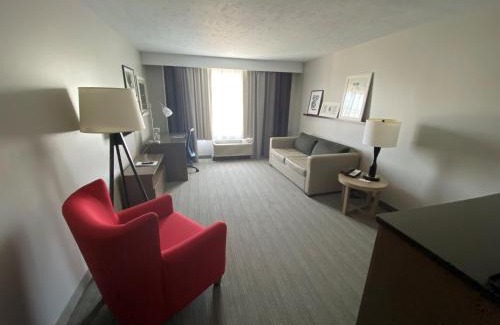 Council Bluffs Hotel | Comfortable Stay at Country Inn & Suites, Council Bluffs