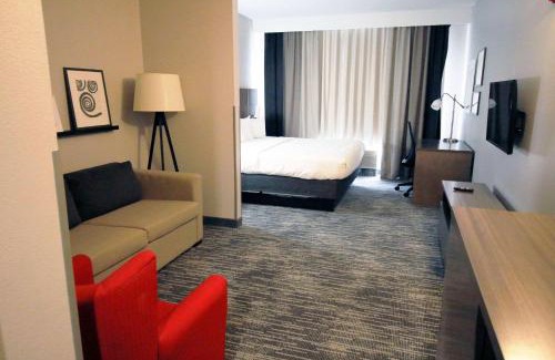 Council Bluffs Hotel | Comfortable Stay at Country Inn & Suites, Council Bluffs