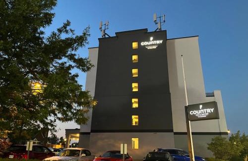 Niagara Falls Hotel | Cozy Country Inn & Suites Near Niagara Falls - Family Friendly