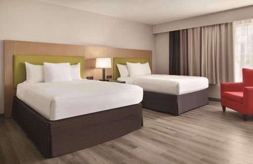 Cedar Falls Hotel | Enjoy Comfort at Country Inn & Suites, Cedar Falls, IA