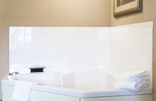 Cedar Falls Hotel | Enjoy Comfort at Country Inn & Suites, Cedar Falls, IA