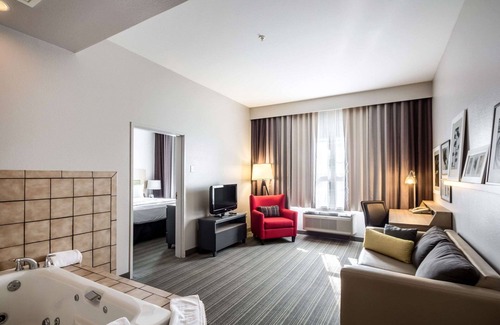 Fond du Lac Hotel | Relaxing Retreat at Country Inn & Suites, Fond du Lac