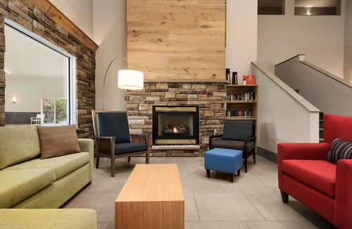 Platteville Hotel | Guest Favorite: Country Inn & Suites in Platteville, WI