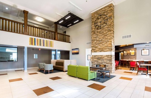 South Haven Hotel | Relaxing Retreat at Country Inn & Suites, South Haven