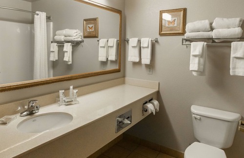 El Dorado Hotel | Discover Comfort at Country Inn & Suites, El Dorado, AR