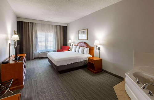 El Dorado Hotel | Discover Comfort at Country Inn & Suites, El Dorado, AR