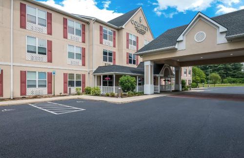 Harrisburg Hotel | Family-Friendly Retreat at Country Inn & Suites, Harrisburg