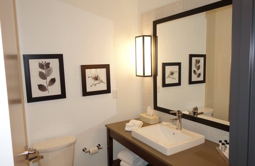 Lawrence Hotel | Guest Rated: 9.4 at Country Inn & Suites by Radisson