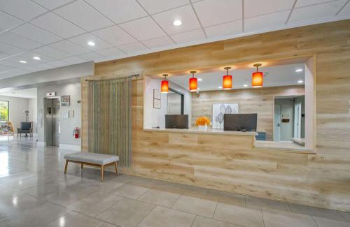 Read Boulevard East Hotel | Family-Friendly Stay at Country Inn & Suites New Orleans